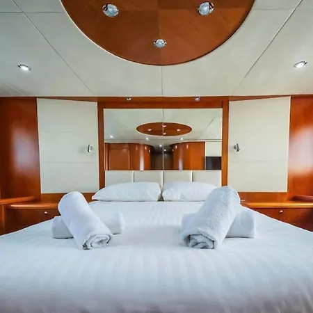 Botel Glorious, We Deliver Your Dream! *