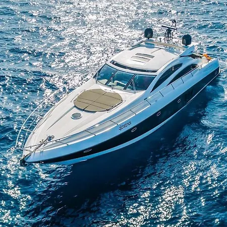 Glorious, We Deliver Your Dream! Botel