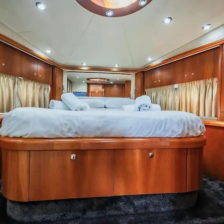 Glorious, We Deliver Your Dream! Botel *